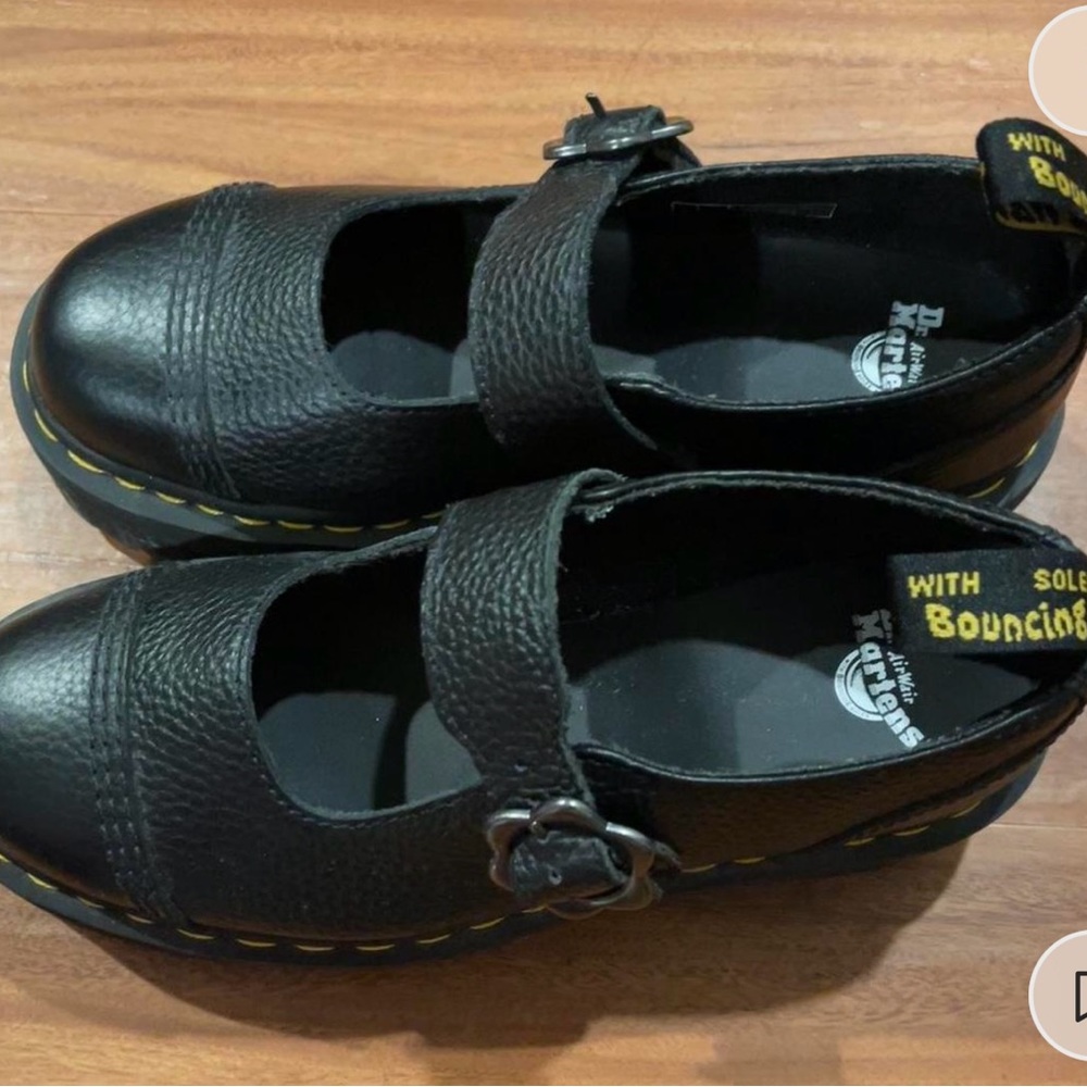 Addina doc martens